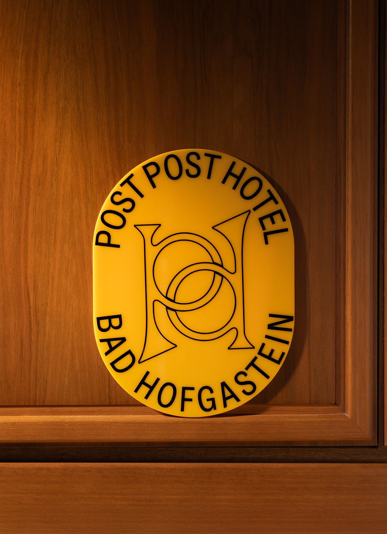  (Post Post Hotel, Studio Bruch)